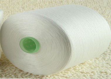 Chine Polyester de fil de couture du blanc 60/2, fil de broderie de machine de polyester de Vierge sur le cône en plastique fournisseur