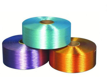 Chine Le dopant coloré a teint le fil en nylon de 100% FDY tordu pour des chaussettes/gants fournisseur