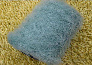 Chine Fil à tricoter de fantaisie coloré lumineux, fil de plume de polypropylène pour les vêtements chauds fournisseur
