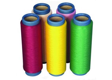 Chine Le dopant a teint le fil industriel du polyester 100 75D/36F il pour tricoter, broderie fournisseur