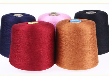 Chine La torsion a coloré l'anti fil de polyester tourné par 30s de Ne de Pilling pour Kintting et le tissage fournisseur