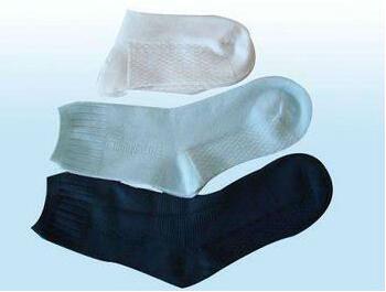 Le dopant teint a coloré le fil du polypropylène pp DTY 150D pour des chaussettes/tricotage de gants