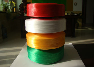 Chine 1000D / 72F a teint le fil de couture de polypropylène, fil de filament de pp avec la torsion 0-200TPM fournisseur