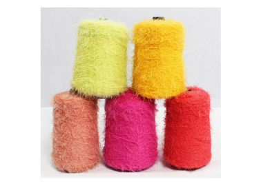 Chine Polyamide de couleur de Muiti/fil à tricoter de fantaisie en nylon, fil de fantaisie de plume pour le tissage fournisseur