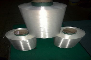 Chine Fils de fantaisie de filament de la rayonne 120D/30F visqueuse crue lumineuse respirable de blanc pour le tricotage fournisseur