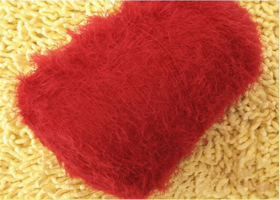 Des fils de tricot colorés et colorés, des fils en polypropylène. fournisseur